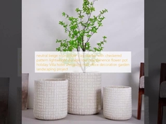 Neutral beigefarbener runder Faser-Ton-Pflanztopf mit Schachbrettmuster, leicht, langlebig, pflegeleicht, Blumentopf, Ferienvilla, Hotel, Einkaufszentrum, Bürodekoration, Gartenlandschaftsbauprojekt