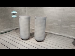 Hoher, kühl getönter, grauer, linearer, runder Faser-Ton-Pflanzer, Deluxe-Dekorationsprojekt