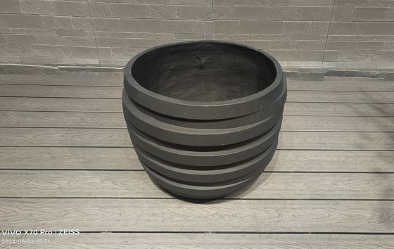 kaufen Fügen Sie Ihrem Garten einen Hauch von Raffinesse hinzu mit einem modernen, feuerdichten und wasserdichten Fiberclay-Pflanzer online manufacture