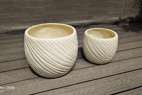 kaufen Wasserdichte und feuerdichte Glasfaserpflanzmaschine Φ350*H240 mit Drainageöffnungen und Φ300*H210 online manufacture