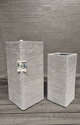 kaufen Moderne quadratische Säulen-Blumenbox für Wohnzimmer, Einkaufszentrum, Bodendekoration, fertiger Ton-Zement-Blumentopf, Spritzlack-Design online manufacture