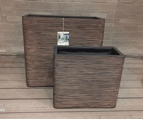 Großer Blumenkrug aus rechteckiger, schmaler, aus Fiber Clay gefertigter Blumenkrug, stilvoller, moderner und langlebiger Pflanzer für Innen- und Außengrün